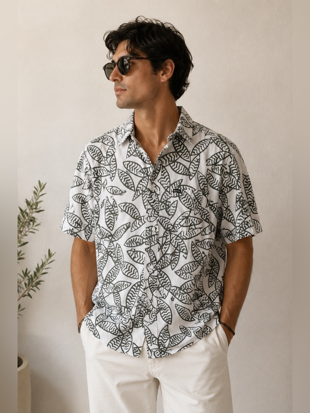 Brixton Charter Short Sleeve Button-Up Shirt L – Green Leaf Print